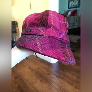 Mucros Weavers Ireland Wool Newsboy Flapper style Pink Plaid cap Woman’s Hat